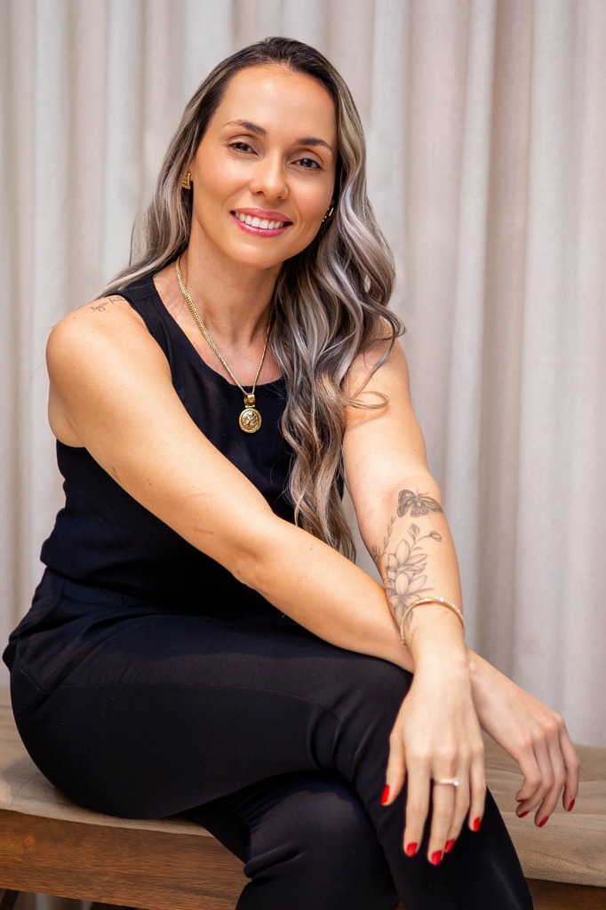 Dra Carla Oliveira — Biomédica Esteta